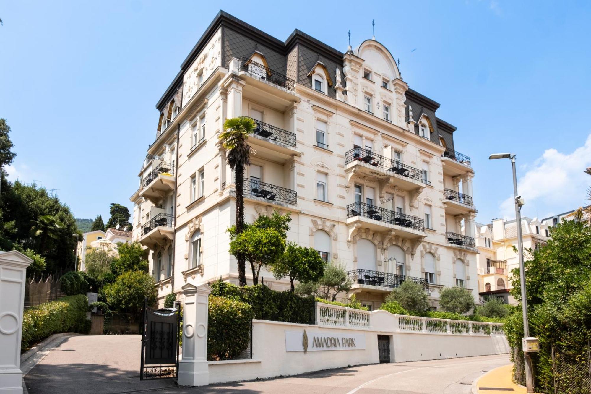 Hotel Amadria Park Agava 4*